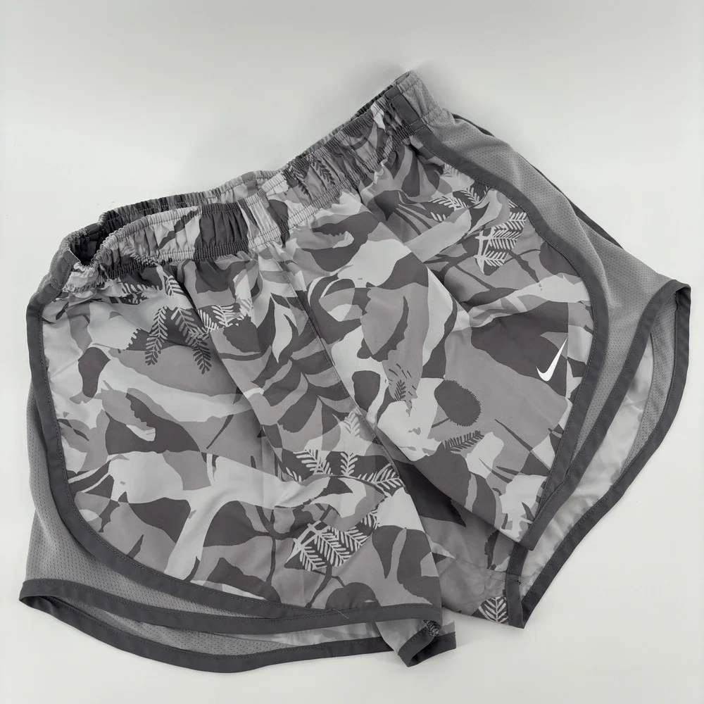 Nike Running Shorts Womens Small Grey Leaf Camo Excellent Dri-FIT Tempo 3in